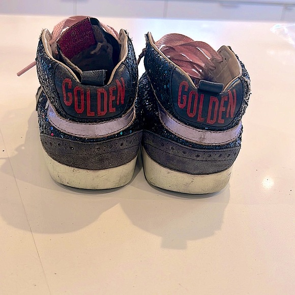 Golden Gooses - Picture 3 of 4